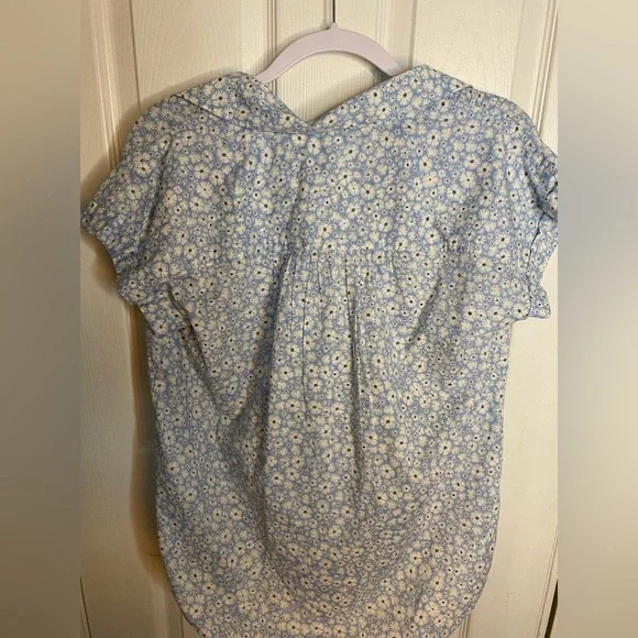 NWT Blue & White Daisy Print Blouse - Picture 3 of 5